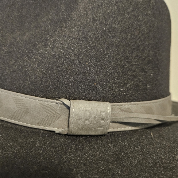 Black Felt Fedora Hat - Picture 3 of 16